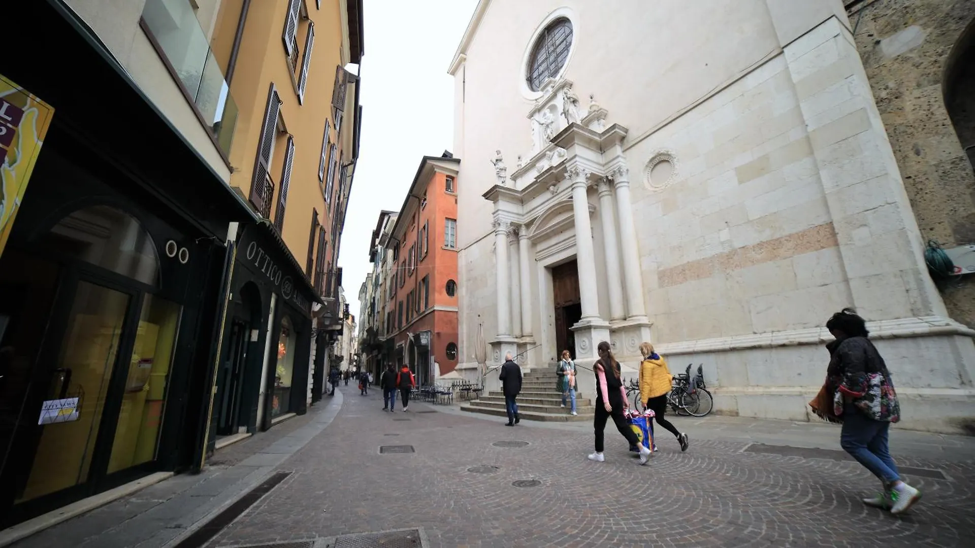 Loggia Tre Piazze Apartments ブレシア イタリア